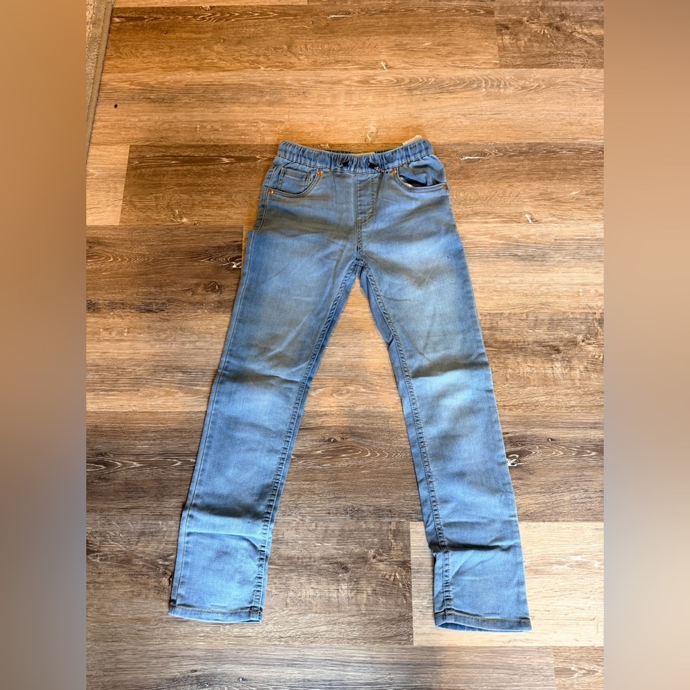 ✨ MUST-HAVE COMFORT: LEVI’S PULL-ON JEANS✨